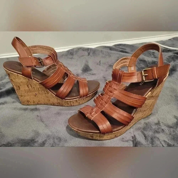 Size 9.5, Mossimo Supply Co Cork Strap Platform Wedge Brown Sandals Heels - Picture 1 of 9